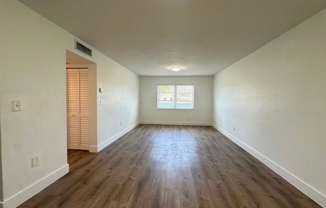 2 beds, 1 bath, 850 sqft, $1,925, Unit F106