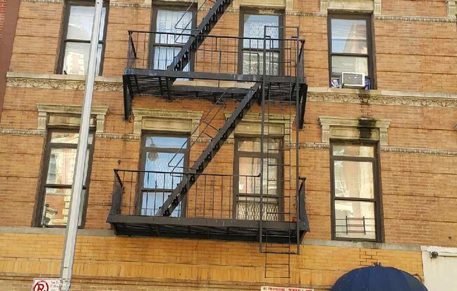 185 E 2 ST