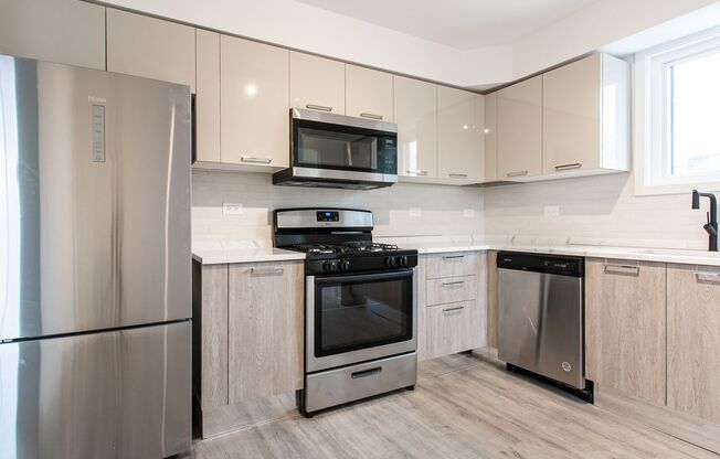 2 beds, 1.5 baths, $2,195, Unit 3B