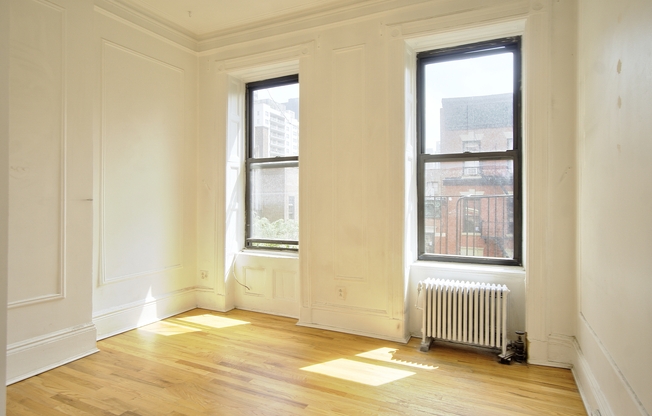 445 E 78 ST