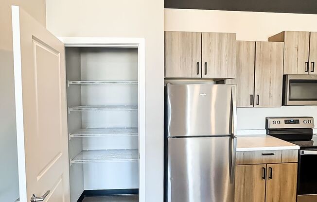 2 beds, 2 baths, 1,188 sqft, $1,725, Unit 120