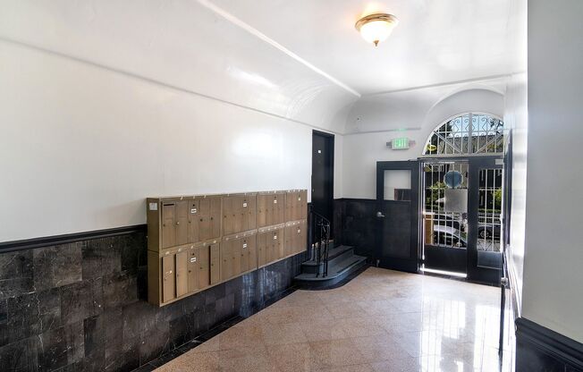 Studio, 1 bath, 141 sqft, $1,095.42, Unit 08