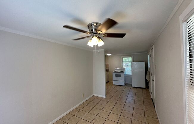 1 bedroom 1 bath apartment for rent in Pensacola - ALL UTILITIES INCLUDED!