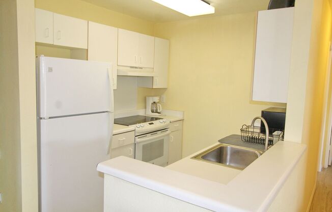 2 beds, 1.5 baths, $2,800, Unit UNIT 18 201