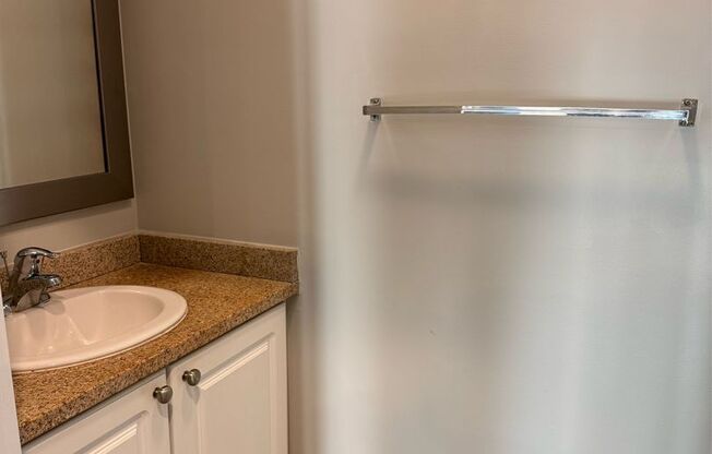 2 beds, 1.5 baths, 849 sqft, $1,525, Unit 313