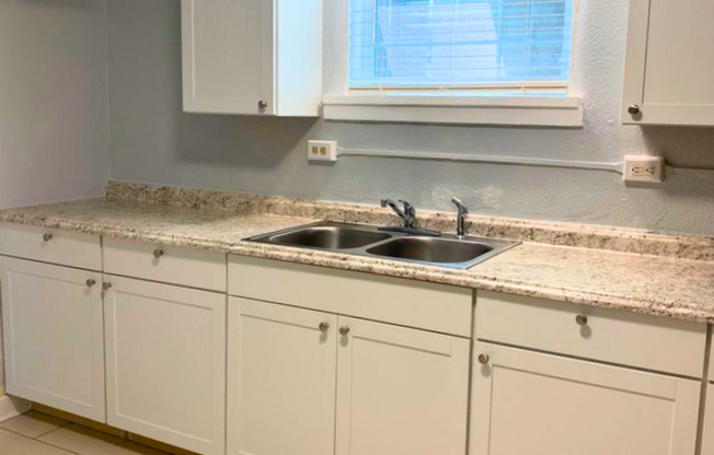 1 bed, 1 bath, 650 sqft, $825, Unit Unit K