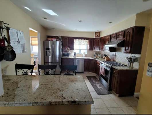 3 beds, 1 bath, 1,150 sqft, $3,250