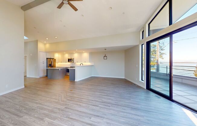 2758 Alki Ave SW