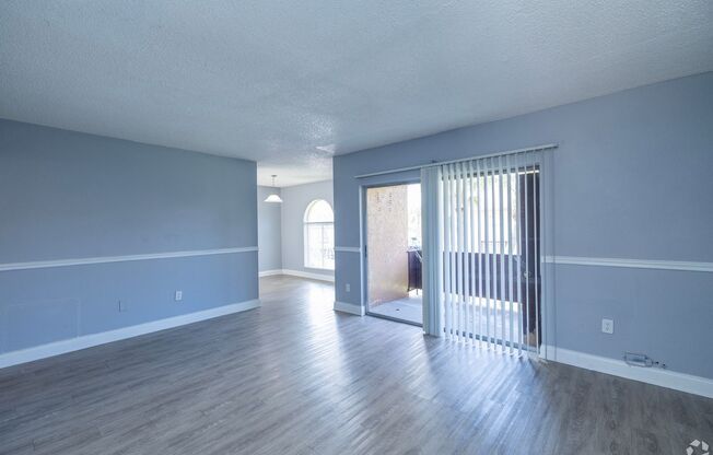 2 beds, 1 bath, 906 sqft, $1,249, Unit O6907D (2X1)