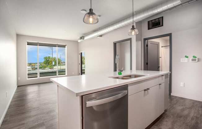 234 Market Apartments In Grand Rapids, MI With Spacious Open Concept Living Areas With Modern Kitchens & Quartz