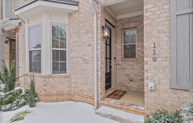 Modern Living in the Heart of Pleasant View Village!