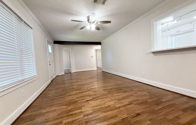 Adorable 3/1/1 Home on Giant Lot in Lake Jackson !