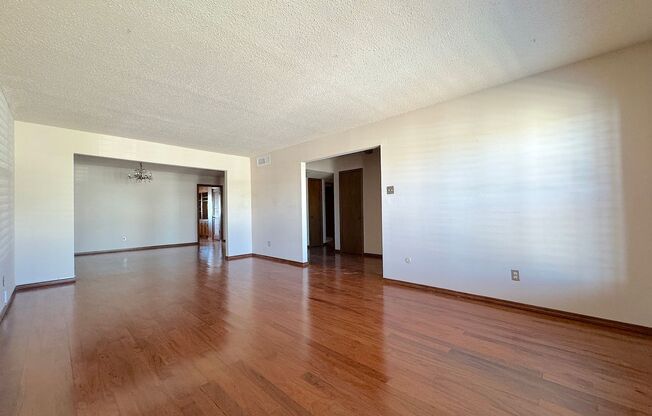 Northeast El Paso 3 Bed Refrig A/C with Panoramic VIews!