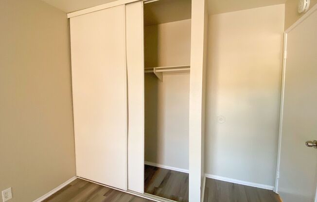 2 beds, 1 bath, $1,975, Unit 4966-02