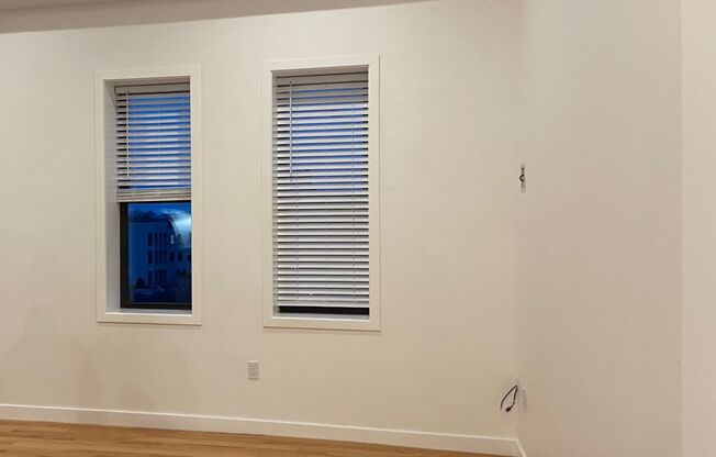 2 beds, 1 bath, 9,999 sqft, $2,250, Unit 64-403