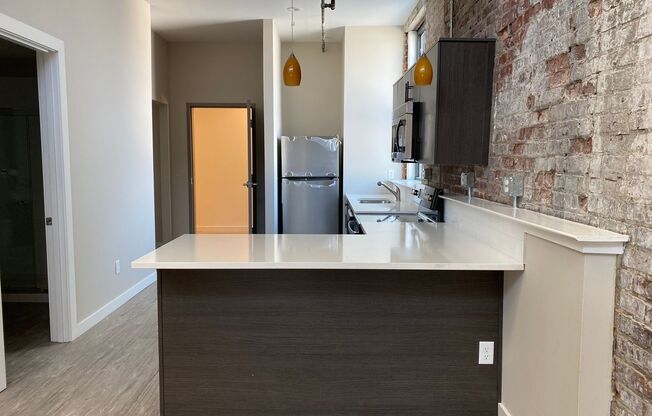 1 bed, 1 bath, 692 sqft, $1,152, Unit 205