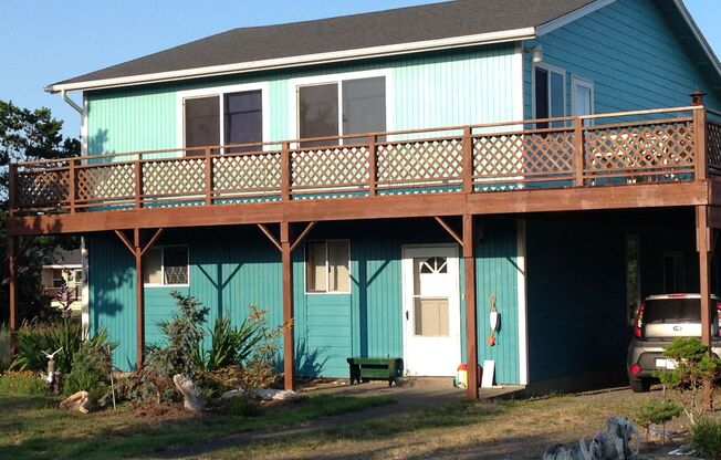 Ocean Park 2-Story Home, Deck with Views, Separate Living Spaces