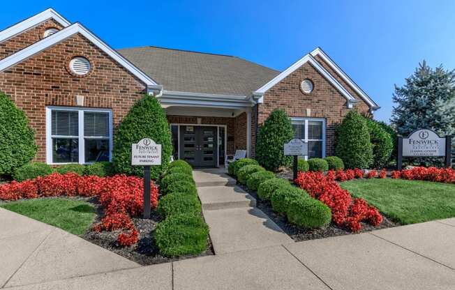 Fenwick_Place_Exterior_12_Louisville_KY