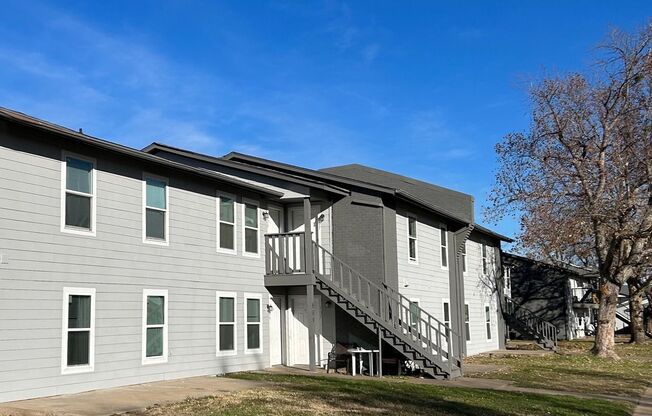 Beautiful remodeled 1 & 2 Bedrooms Available NOW!