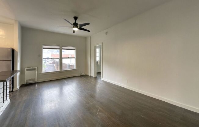 Sunset Apts...Gorgeous Newly Remodeled Apartments..CALL NOW!