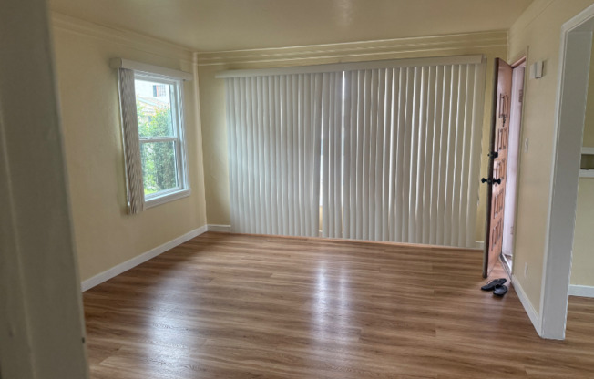 216 E 108 ST