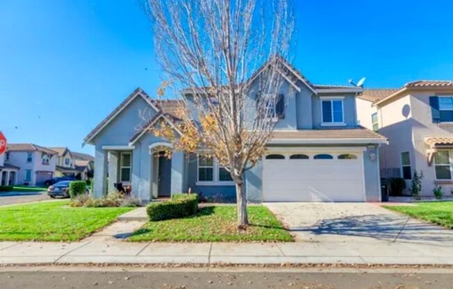 Beautiful Large 4 Bedroom/3 Full Bath Modesto