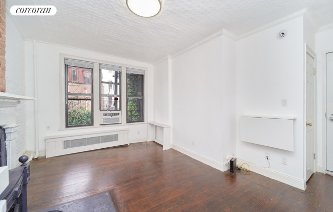 102 GREENWICH AVE