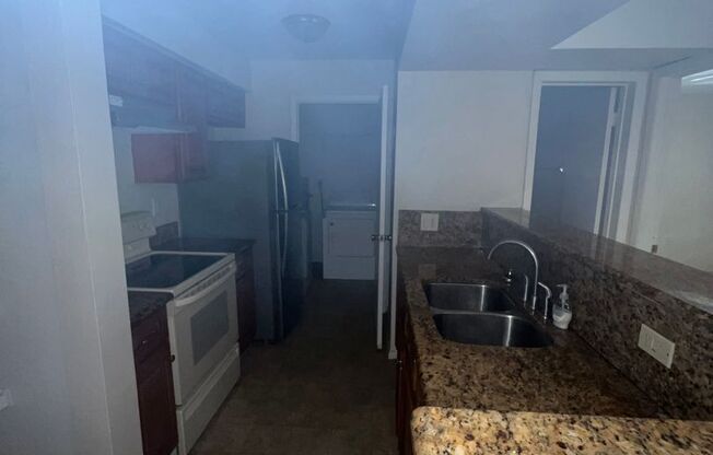 2 beds, 2 baths, $1,650, Unit 209