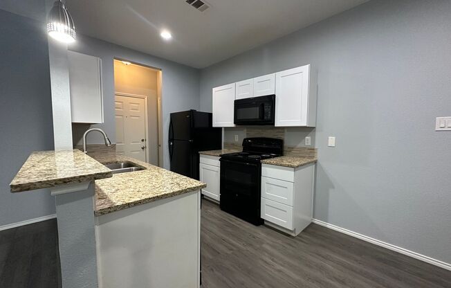 Nice 3 Bedroom, 2 Full Bath Duplex Located in SW Ft. Worth.