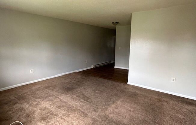 1 bed, 1 bath, $695, Unit 1727