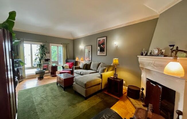 Whimsical 2BR/1BA, Outer Parkside Gem and Dog Friendly! FURNISHED Flexible Lease Term