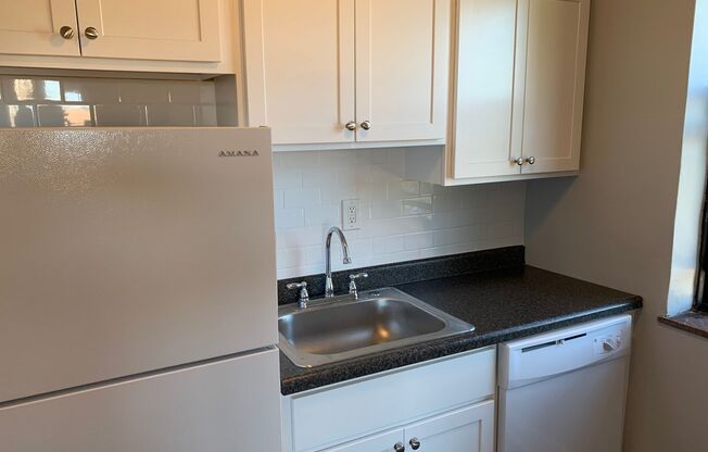 3 beds, 1 bath, 1,000 sqft, $2,380, Unit 6236 Fifth Ave. #200A