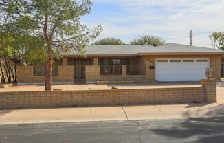 BEAUTIFUL TEMPE HOME!