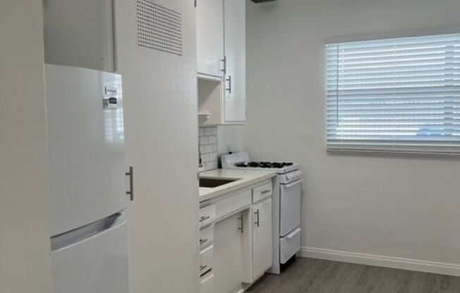 Studio, 1 bath, 400 sqft, $1,850, Unit 1249 A