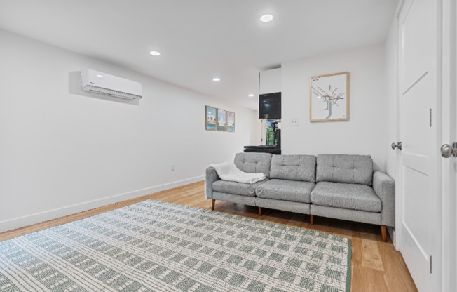 25 SEATON PL NE