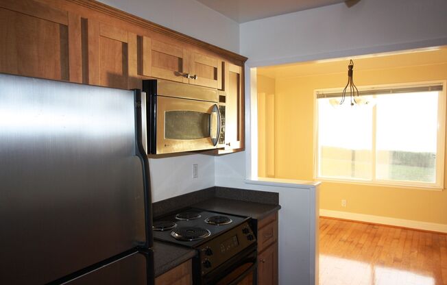 Amazing Ocean Views! Ocean Facing 2 Bed, 1 Bath Condo in Pacifica