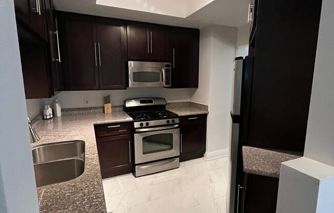 1 bed, 1 bath, $2,195, Unit # 229
