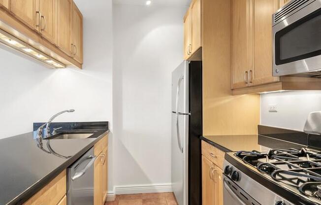 1 bed, 1 bath, 665 sqft, $4,400, Unit 2H
