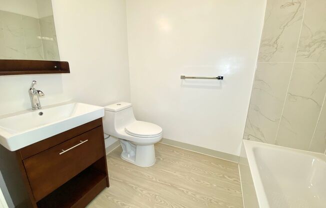 Studio, 1 bath, 360 sqft, $2,120, Unit 750 Harrison St, Unit 307