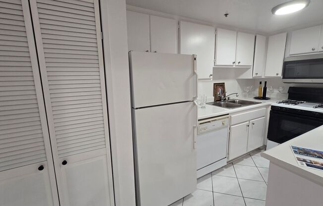 2 beds, 2 baths, 910 sqft, $2,550, Unit 308