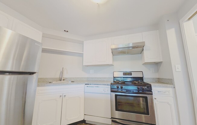 1 bed, 1.5 baths, 827 sqft, $2,900, Unit 306