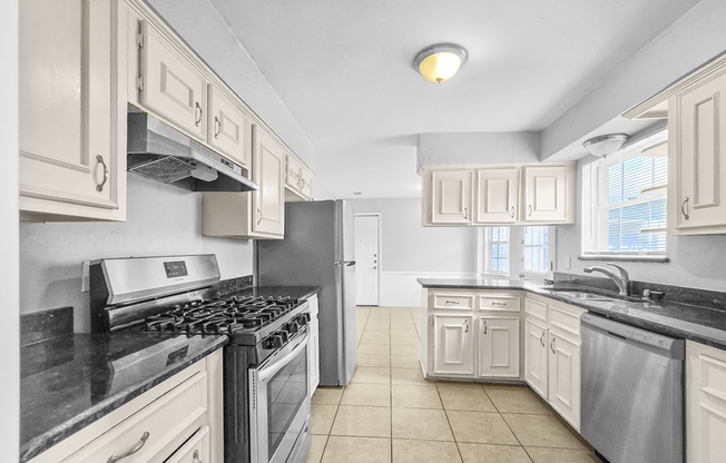 2404 DALGREEN DR