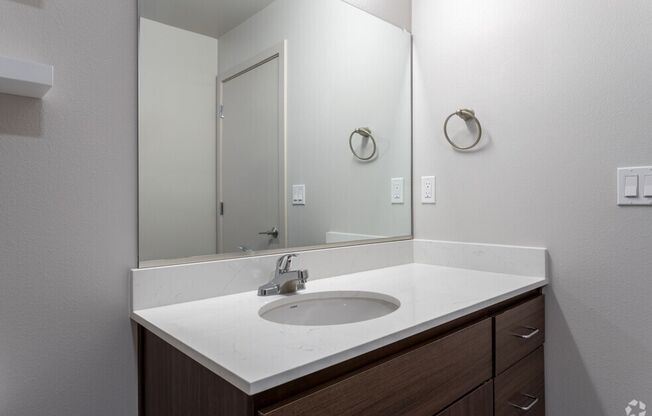 2 beds, 2 baths, 800 sqft, $1,900, Unit A204