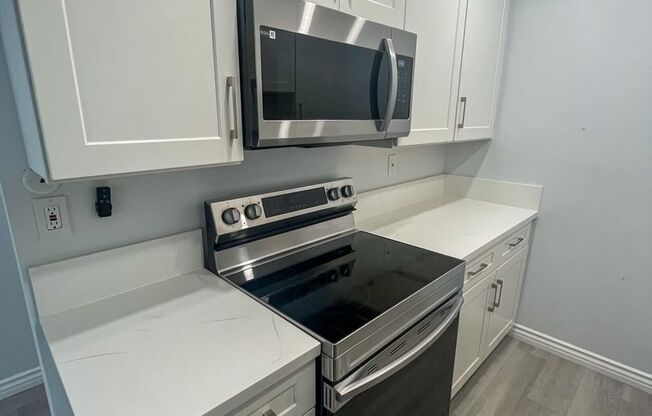 2 beds, 1 bath, 796 sqft, $2,400, Unit C-51