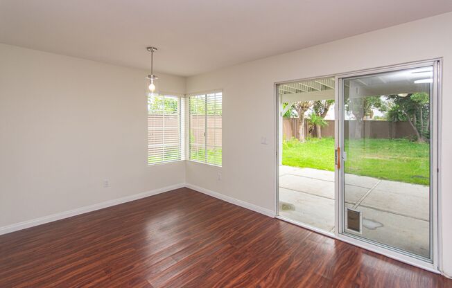Freshly Painted 2BR/2.5BA Condo with Peak a Boo Ocean View!!