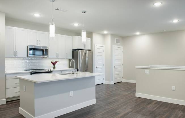 Welcome to Icon Apartment Homes at Ferguson Farm