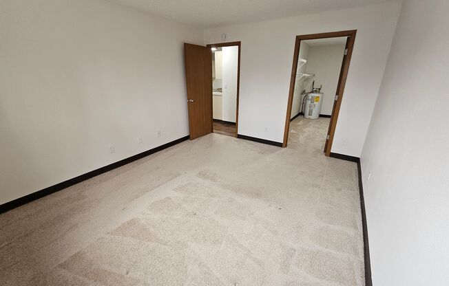 2 beds, 1 bath, 920 sqft, $1,305, Unit 1471-203