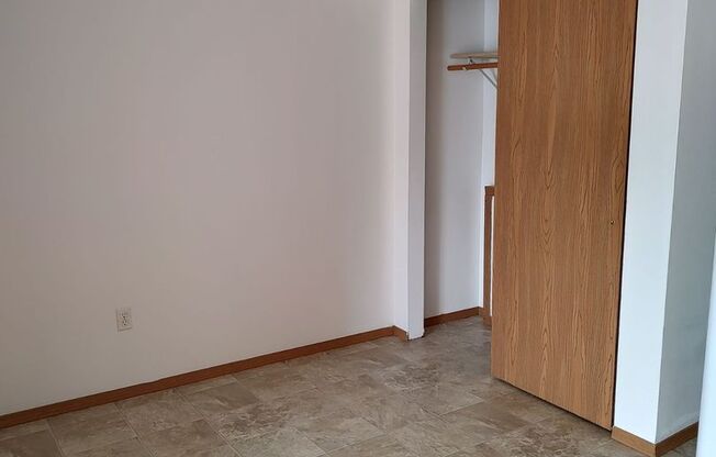 2 beds, 1 bath, 856 sqft, $1,259, Unit PL   7507