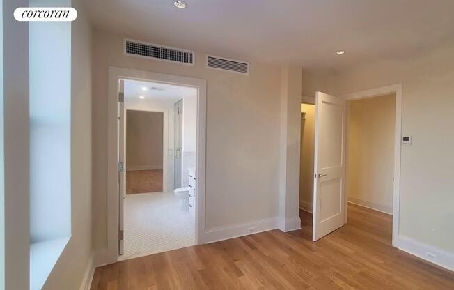 6 beds, 4.5 baths, 6,000 sqft, $55,000, Unit PHA