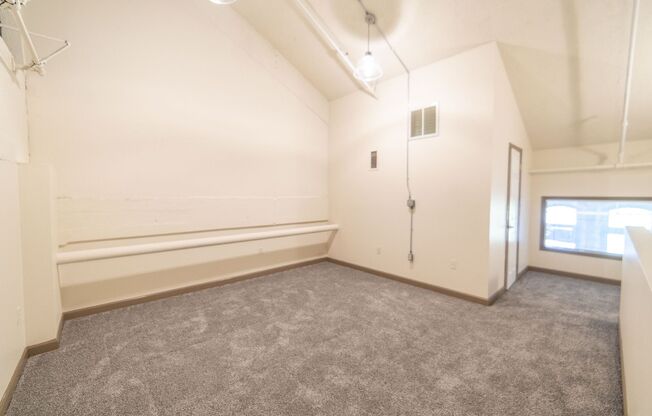 2 beds, 1 bath, 1,080 sqft, $1,650, Unit 216